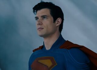 Bilheteria de Superman: Projeções Animadoras Enfrentam Desafio de Jurassic World Rebirth