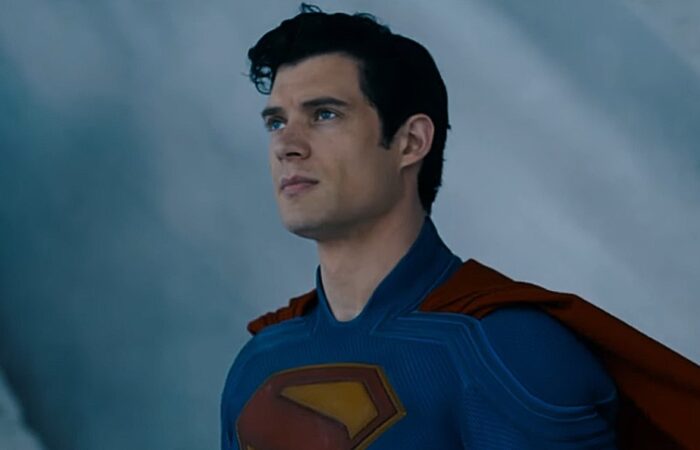 Bilheteria de Superman: Projeções Animadoras Enfrentam Desafio de Jurassic World Rebirth