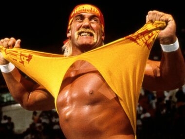 WWE SmackDown Presta Emocionante Tributo ao Ícone **Hulk Hogan** com Triple H