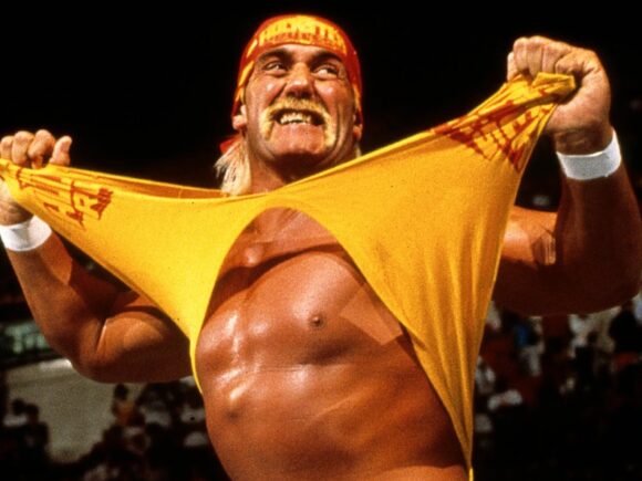WWE SmackDown Presta Emocionante Tributo ao Ícone **Hulk Hogan** com Triple H