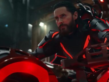 Tron: Ares Domina a Comic-Con: Novas Cenas de Lightcycles e Ação Eletrizante Reveladas!