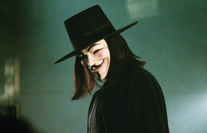 V de Vingança na Netflix: O Filme de HQ Mais Sombrio e Impactante dos Anos 2000 Retorna ao Streaming