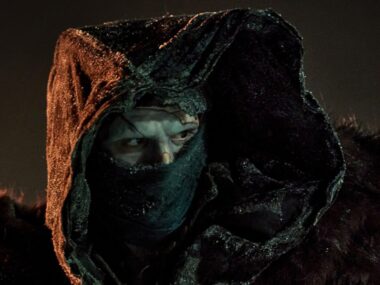Primeiro Olhar: Jacob Elordi Irreconhecível como o Monstro em Frankenstein de Guillermo del Toro na