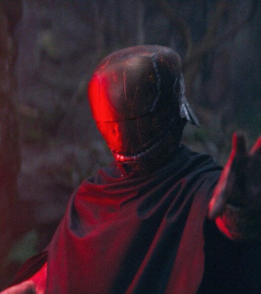 Star Wars: The Acolyte – Manny Jacinto Revela Cena Brutal de Qimir Cortada e o Futuro da Série