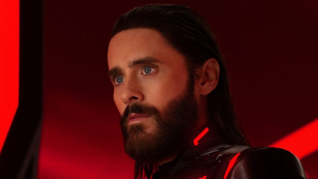 Tron: Ares | O Trailer Revela Jared Leto como Soldado IA e o Retorno de Jeff Bridges