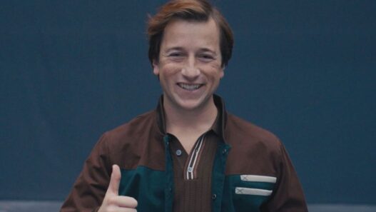Skyler Gisondo: A Estrela Revelação de Superman e Sua Jornada por Outra Grande Franquia de Heróis