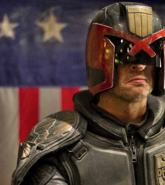 **Novo Filme Judge Dredd**: Taika Waititi e Drew Pearce Lideram o Renascimento da Franquia