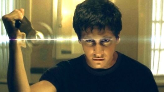 Donnie Darko Retorna à Netflix: Redescobrindo o Clássico Cult de Ficção Científica que Marcou Geraçõ