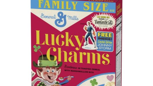 Lucky Charms Quarteto Fantástico: Edição Retrô com Boneco Johnny Storm Exclusivo Walmart