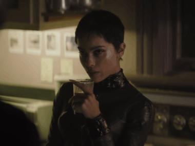 Zoe Kravitz em Caught Stealing: Longe de Catwoman, uma Nova Persona