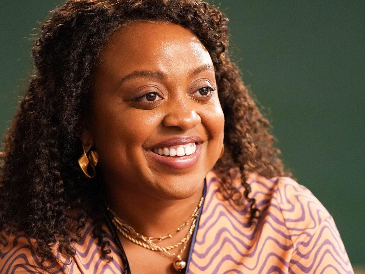 Abbott Elementary: Janine precisa seguir exemplo de série premiada