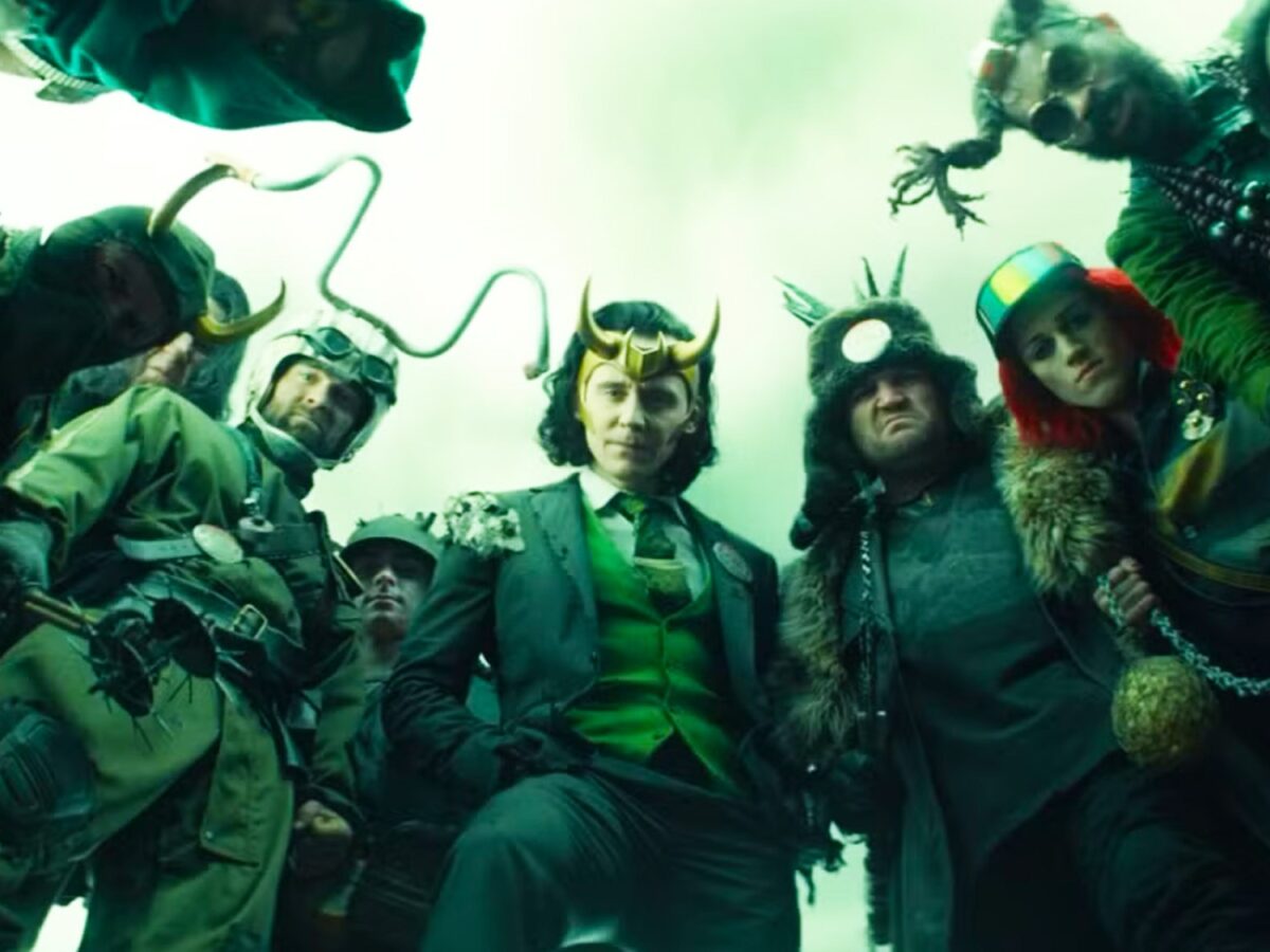 10 vezes que heróis de quadrinhos lutaram contra si mesmos na tela