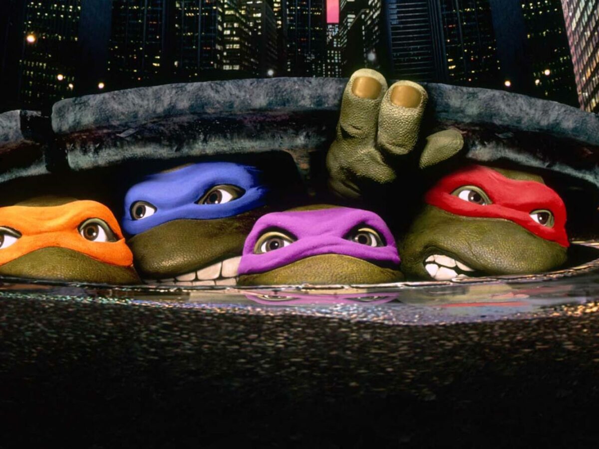 Teenage Mutant Ninja Turtles (1990): Nostalgia e Ação que Funcionam