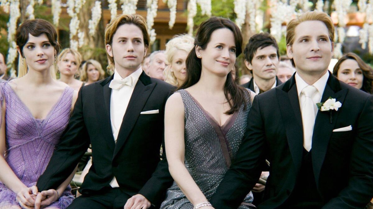 Kristen Stewart Defende Prequel de Crepúsculo: Foco em Carlisle Cullen