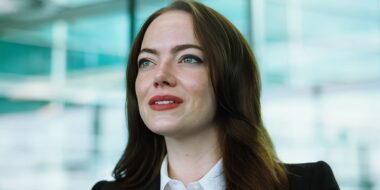 Emma Stone em novo filme de Yorgos Lanthimos: primeiro trailer revela sequestro
