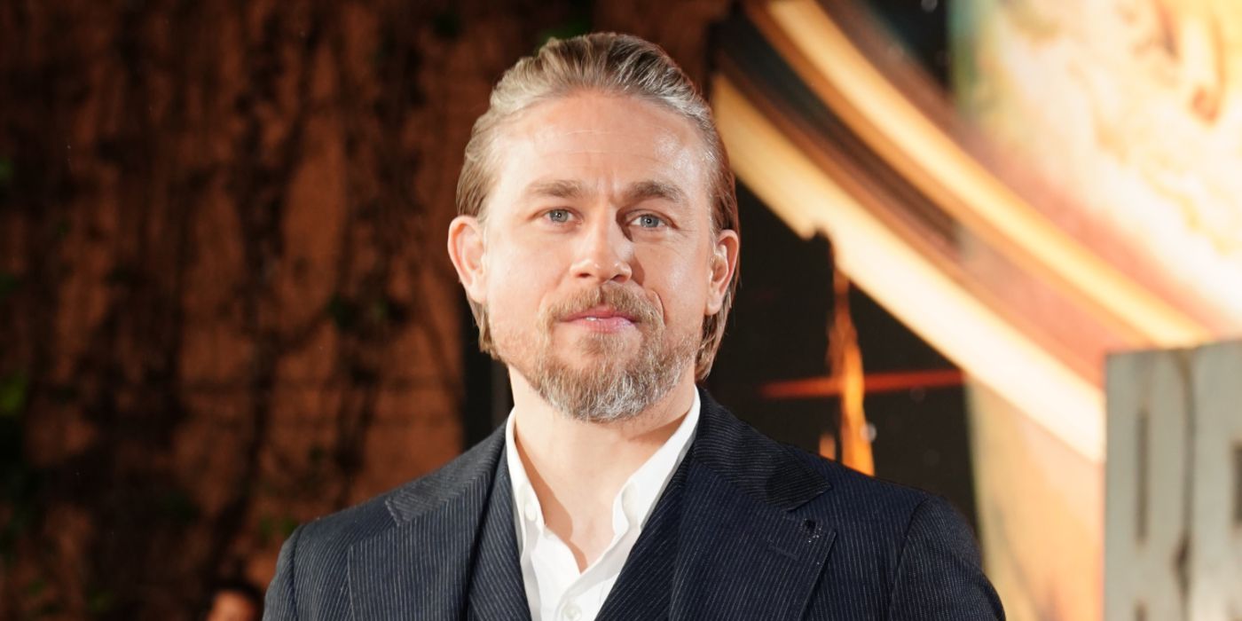 Charlie Hunnam como serial killer em Monster: imagens da 3ª temporada