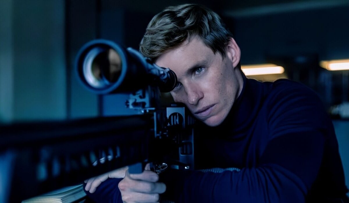 Remake de clássico da 2ª Guerra Mundial ganha nova versão por Ronan Bennett