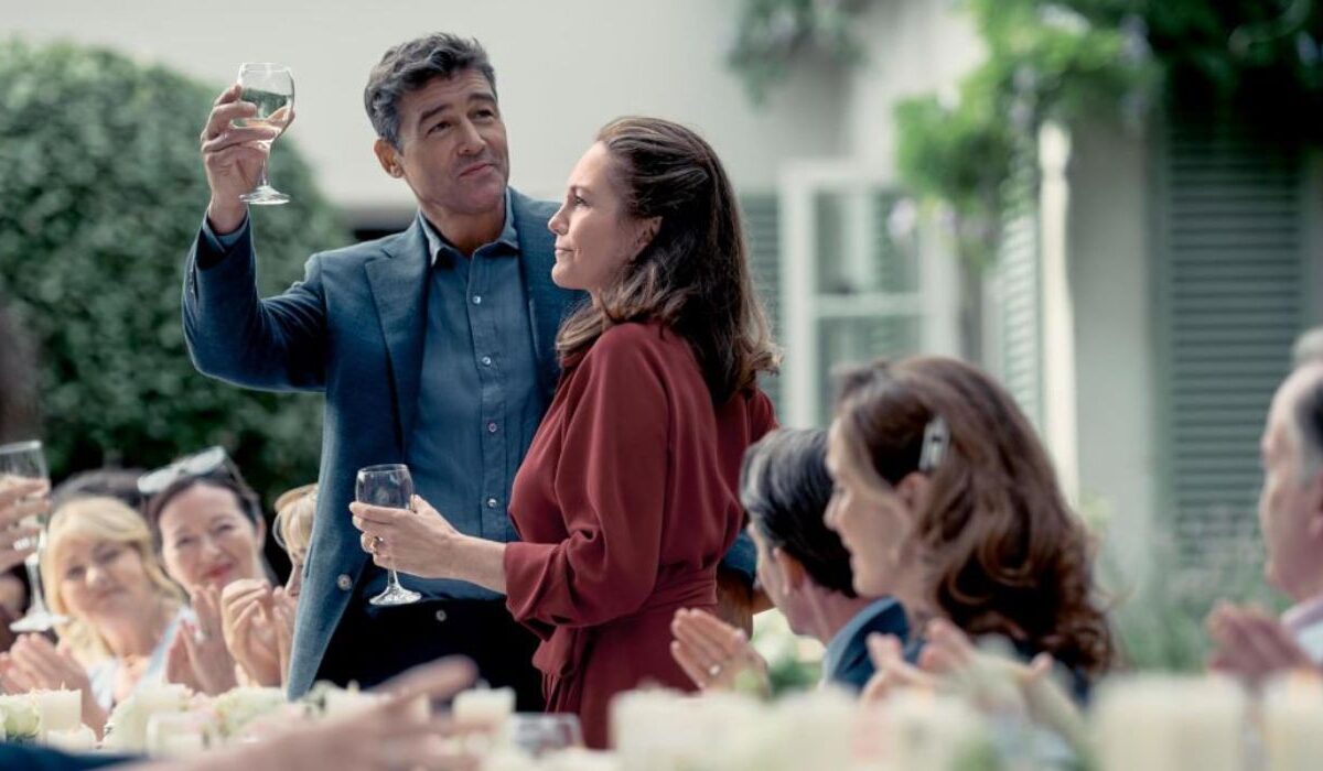 Anniversary: Trailer Deixa Diane Lane e Kyle Chandler em Tenso Thriller
