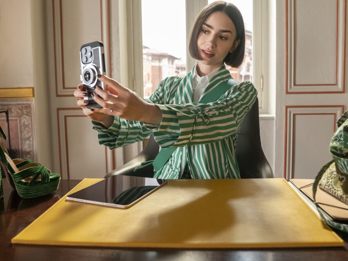 Emily em Paris Deixa a França na 5ª Temporada