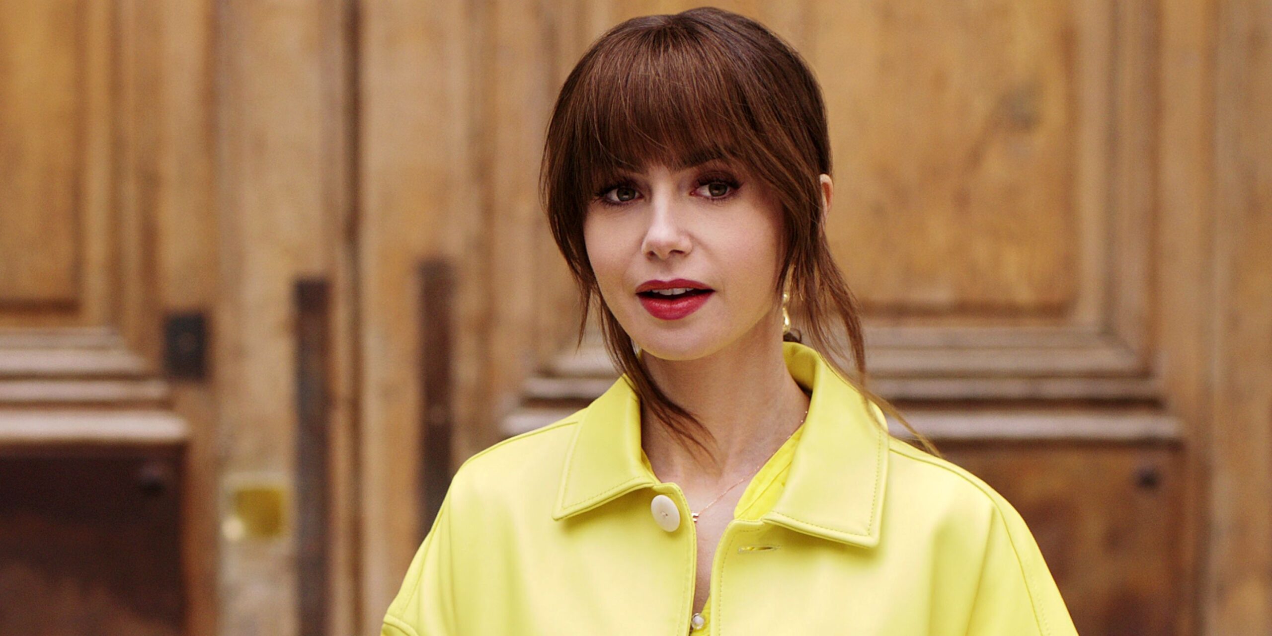 Assistente de direção de Emily em Paris morre aos 47 anos