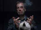 Bob Odenkirk: Como a Infância do Ator Influenciou a Luta Mais Intensa de Nobody 2