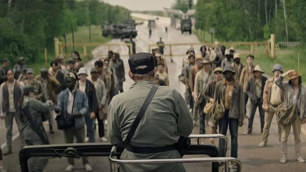 The Long Walk: Roteirista Supera Medo e Stephen King Aprova Adaptação Distópica do Clássico