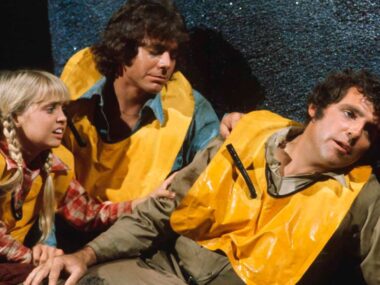 Antes do Reboot da Netflix: Assista **Land of the Lost**, Clássico dos Anos 70, Grátis!