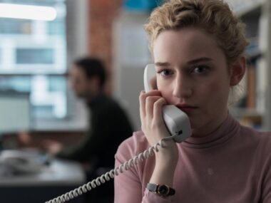 Julia Garner: A Performance Essencial em 'The Assistant' e o Impacto em Seus Papéis de Destaque