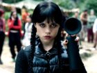 Como Smallville Secretamente Influenciou o Sucesso de Wandinha na Netflix: Drama Familiar e Efeitos
