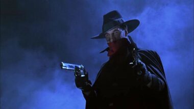The Shadow (1994): O Fracasso de Bilheteria que Moldou a Lenda do Batman
