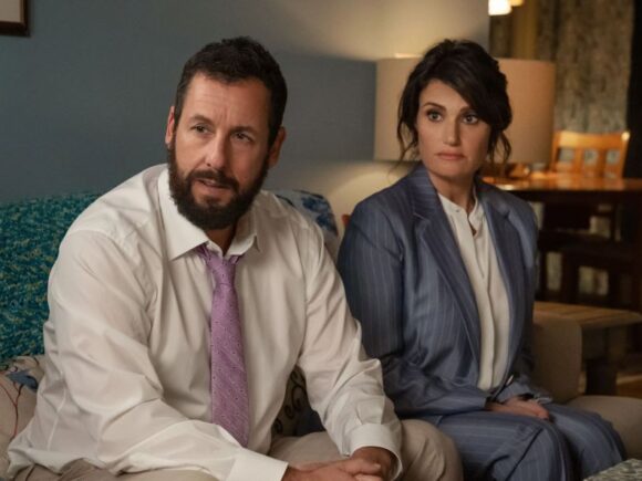 Além de Happy Gilmore 2: Por Que **You Are So Not Invited to My Bat Mitzvah** é a Joia Escondida de