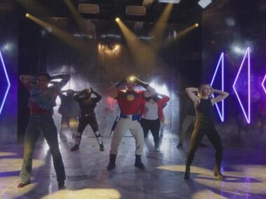 Peacemaker Temporada 2: James Gunn Detalha Nova Cena de Dança e Revela o Pior Dançarino do Elenco