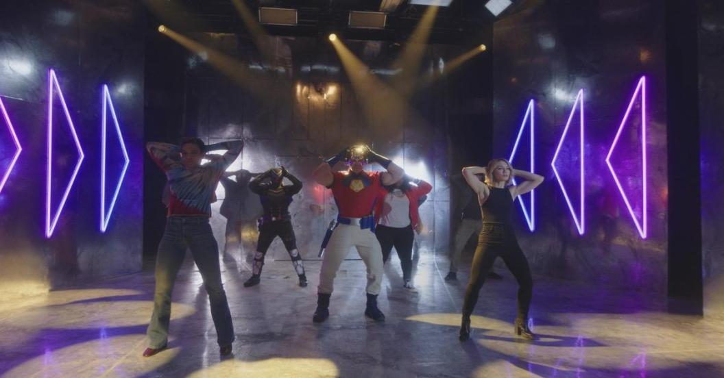 Peacemaker Temporada 2: James Gunn Detalha Nova Cena de Dança e Revela o Pior Dançarino do Elenco