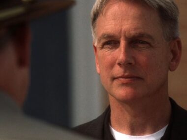 10 Atores de Detetives que Parecem Ser de Verdade