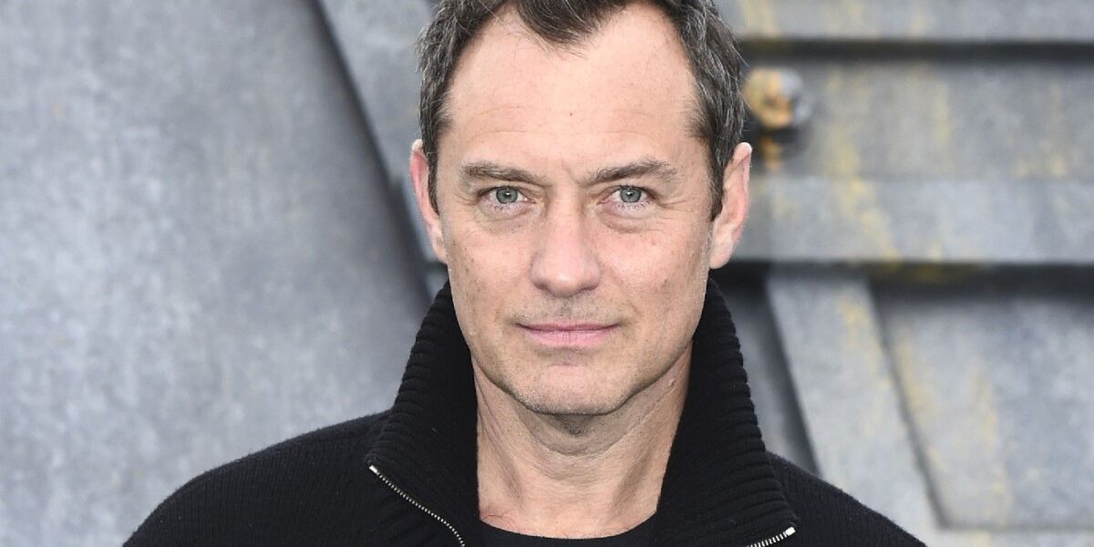 Jude Law como Putin: 1ª imagem do filme choca!