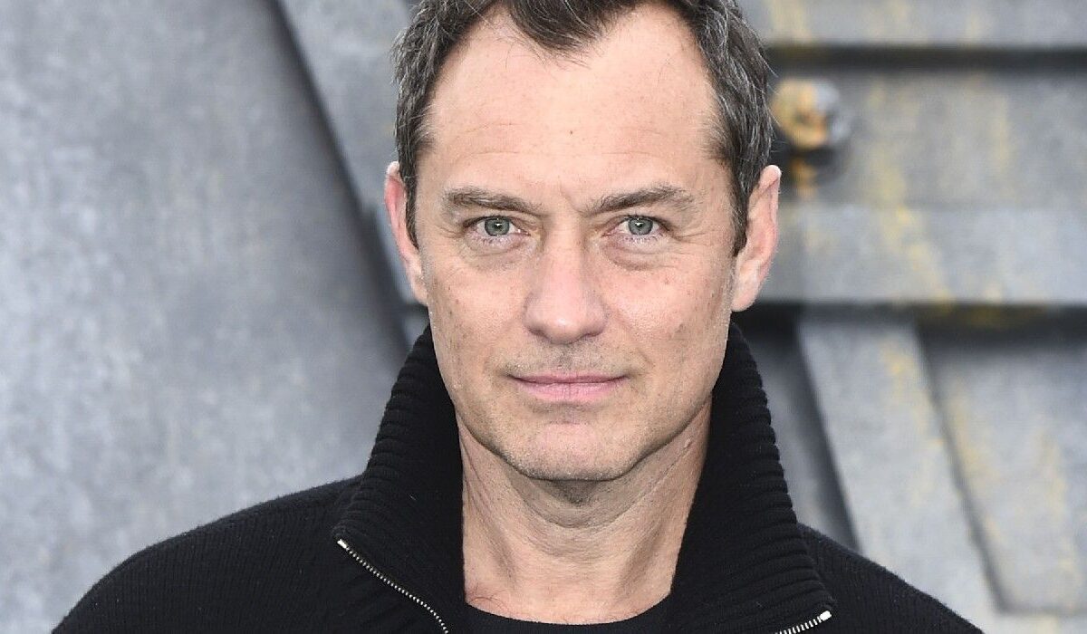 Jude Law como Putin: 1ª imagem do filme choca!