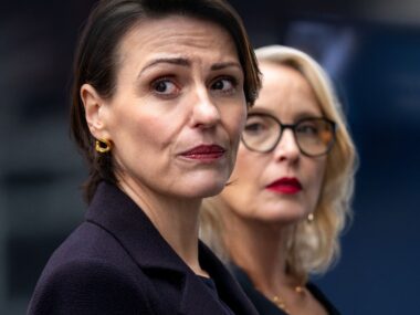 Novo thriller político da Netflix estreia com alta aprovação