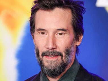 Keanu Reeves em filme gótico com estrela de Harry Potter ganha nova distribuidora