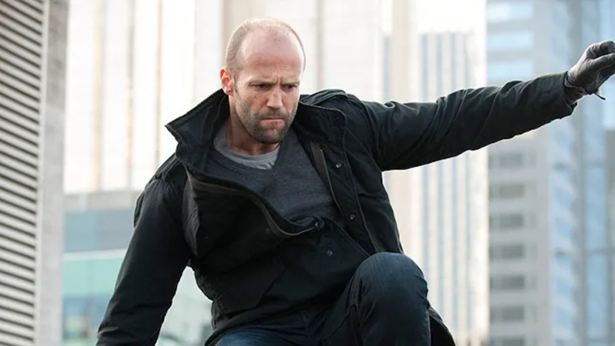 Jason Statham em filme aclamado retorna ao streaming