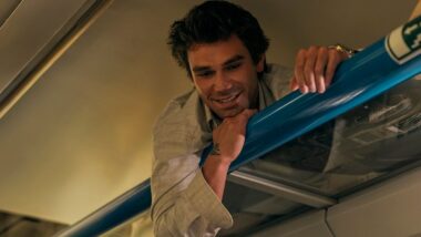 Madelyn Cline & KJ Apa: Romance e viagem em 'The Map That Leads To You'