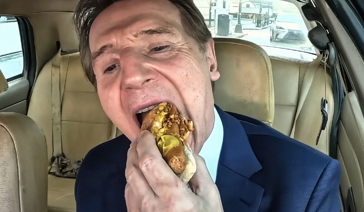 Liam Neeson: Comédia supera épico de Ridley Scott nas bilheterias