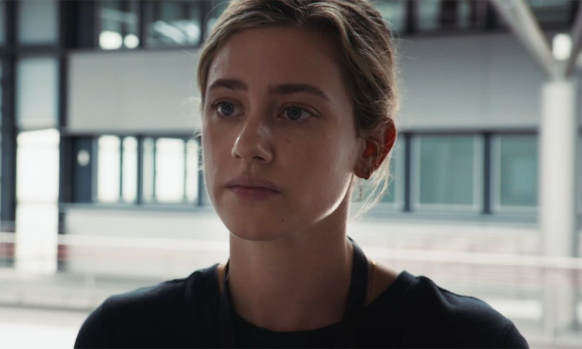 Lili Reinhart: Novo clipe de American Sweatshop