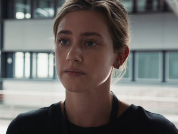Lili Reinhart: Novo clipe de American Sweatshop