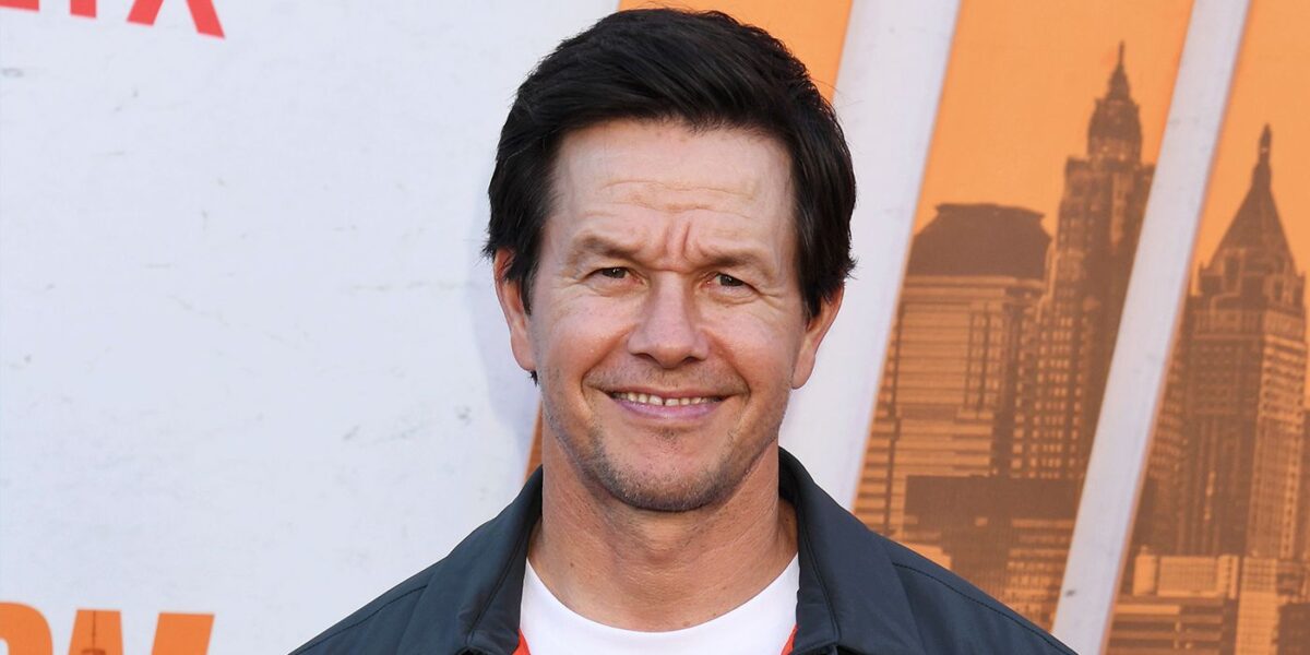 Careca e intenso: Mark Wahlberg em thriller sucesso no streaming