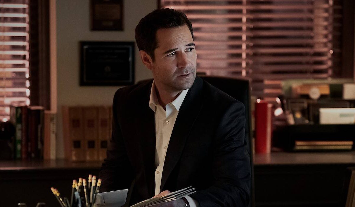 A saída de um personagem em O Advogado de Lincoln pode mudar a série da Netflix