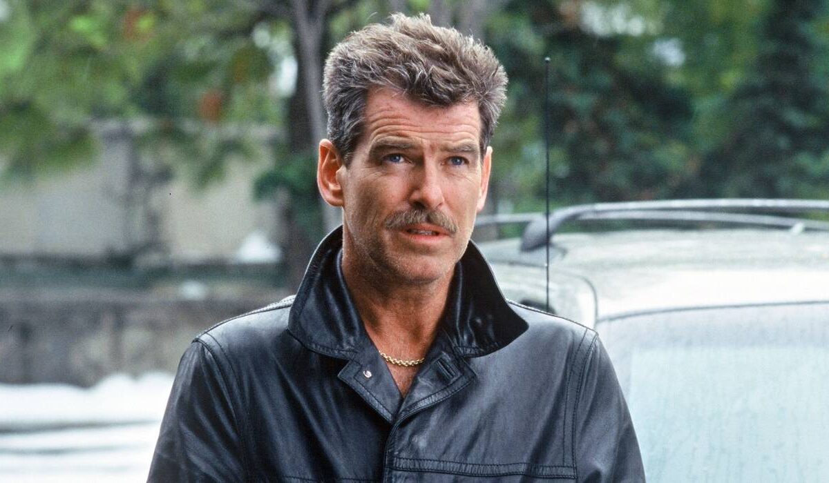 10 Melhores Papéis Cômicos de Pierce Brosnan