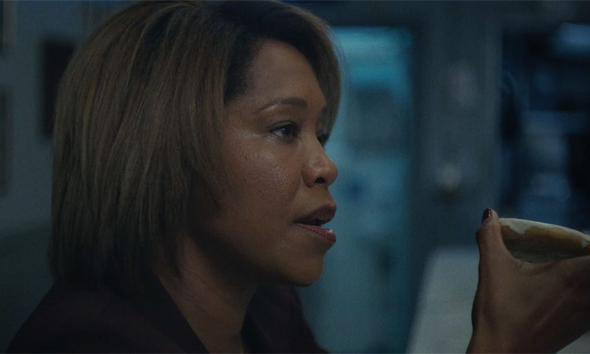 Regina King e a 'agressão novaiorquina' em Caught Stealing