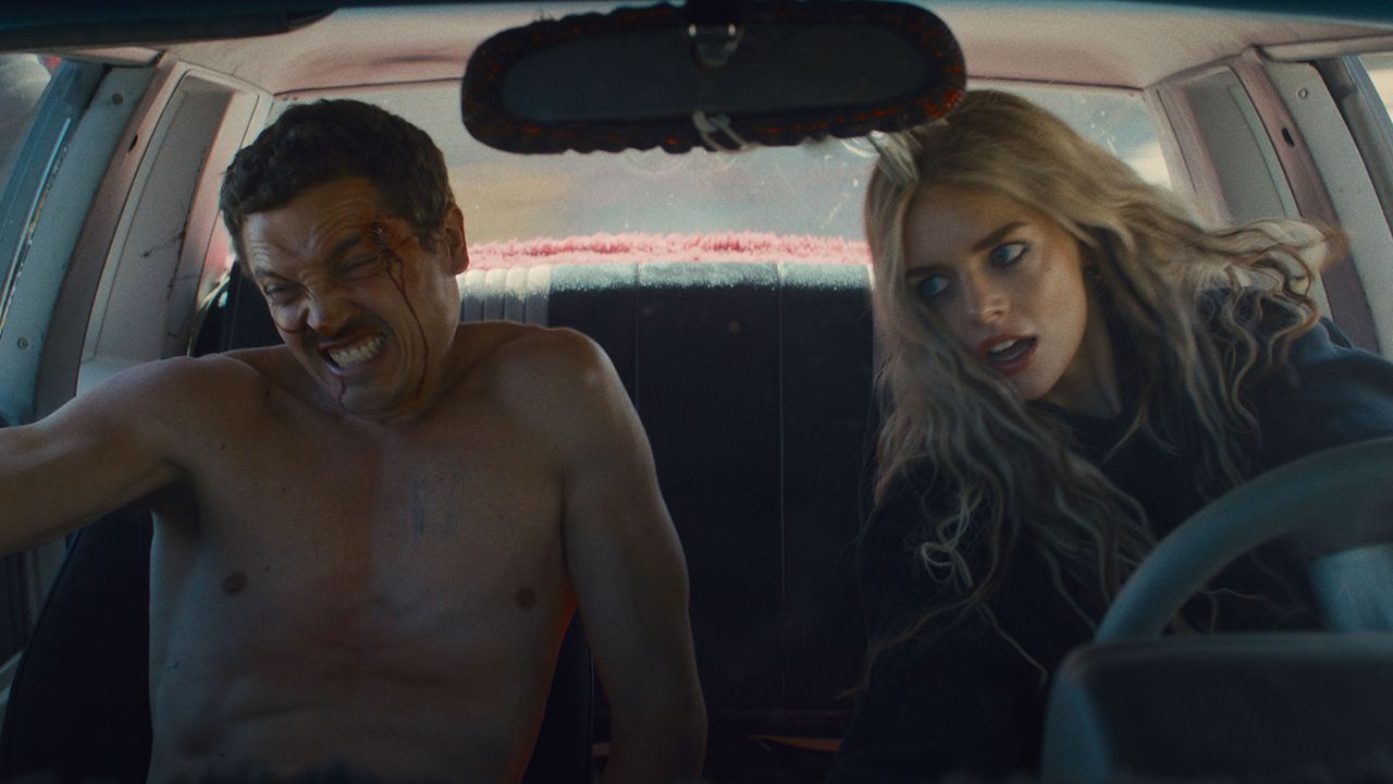 Samara Weaving em Eenie Meanie: Novo clipe mostra fuga desesperada