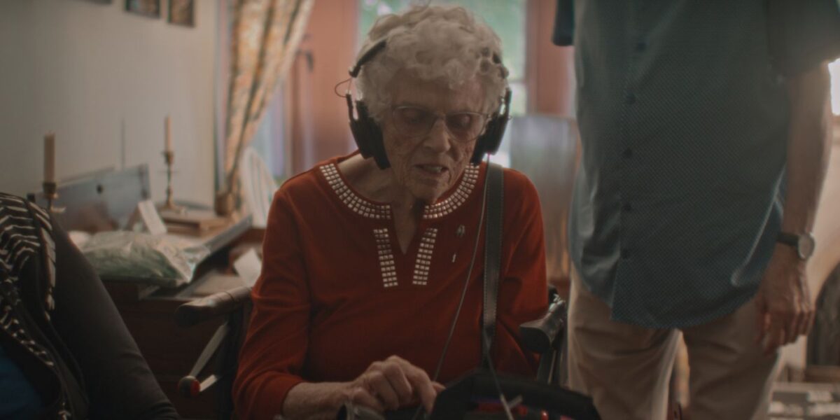 Documentário 'Silver Screamers' Mostra Idosa de 96 Anos em Festival de Terror
