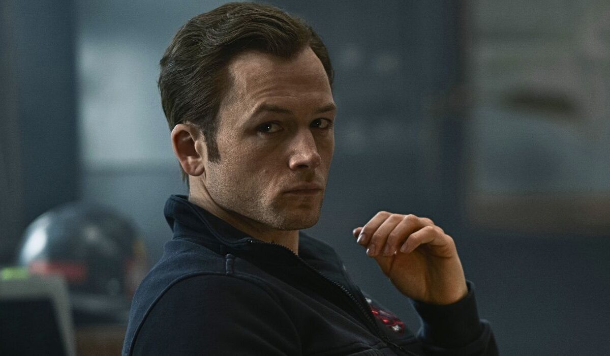 Série de Taron Egerton na Apple TV+ acerta no true crime